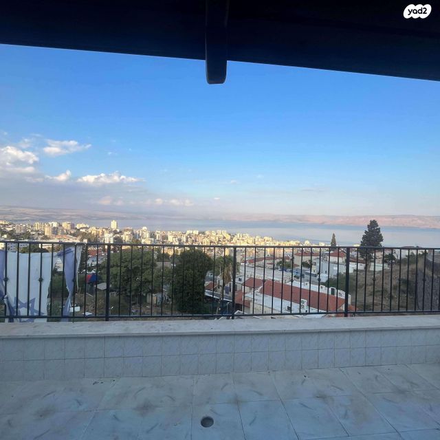 דירת גן, השעורה 18, שיכון ב, טבריה