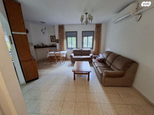 שדרות הרצל 10