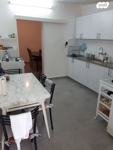 דירת גן, קהילת וילנה 51, קרית יערים, רמת השרון