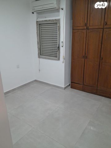 דירה, חיים לנדאו 1, בן גוריון, חולון