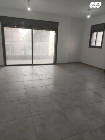 דירה, מונטיפיורי 12, לב המושבה / מרכז העיר, פתח תקווה