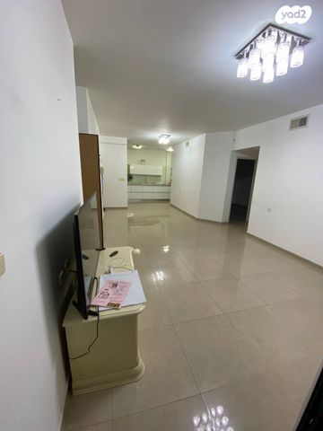 דירה, הרב מיימון 21, באבוב, בת ים