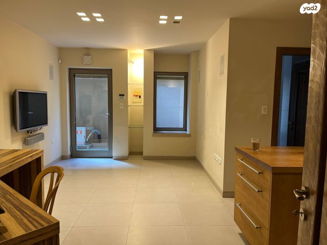 מרתף/ פרטר, ברנדייס 53, מרכז דרום, רעננה