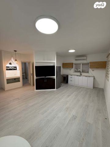 יחידת דיור, החרוב 7, אורנית, אורנית