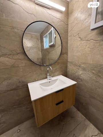 דירה, החלוץ 54, יצחק שמיר, נהריה