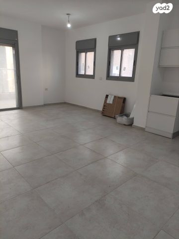 מונטיפיורי 12