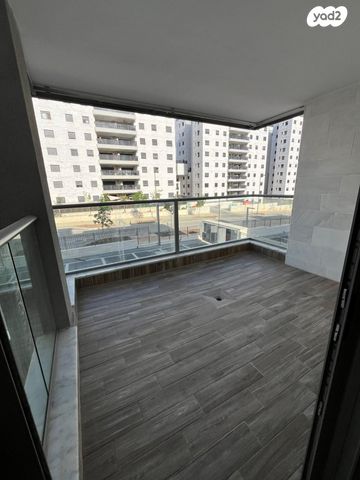 דירה, דרך ארץ 1, שאר העיר, חריש