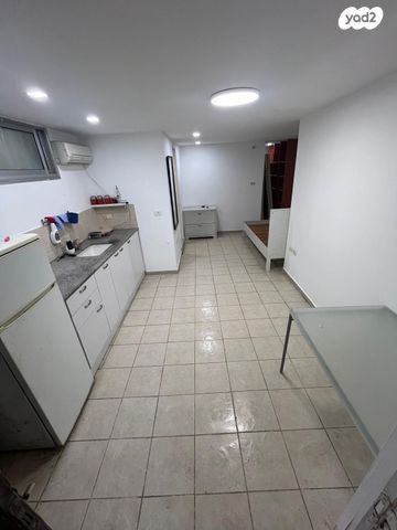 מרתף/ פרטר, מבצע קדש 20, מעוז אביב, תל אביב יפו