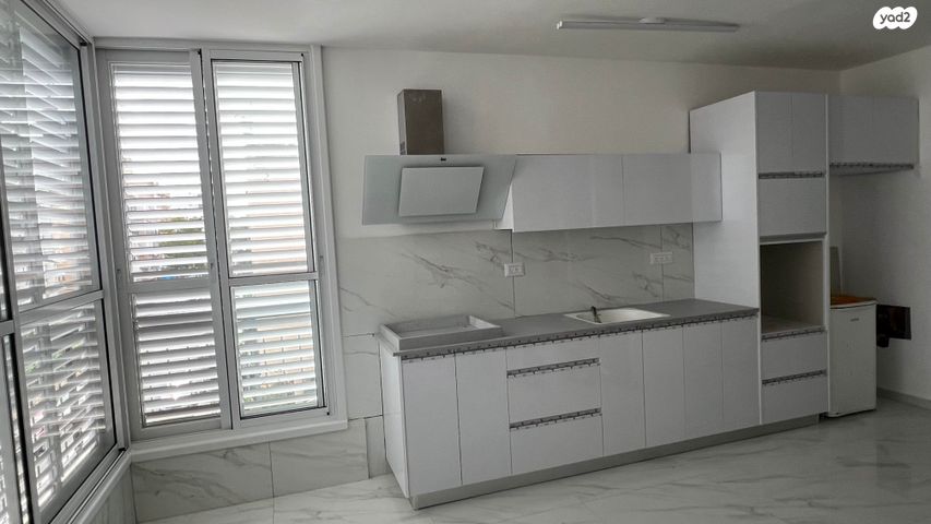 דירה, צ"ג בנות 20, רמב"ם, ראשון לציון