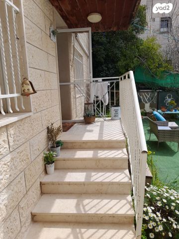 דירת גן, זית 5, מעוז ציון א', מבשרת ציון