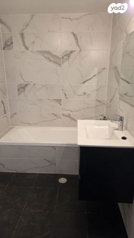 דירה, יונה וולך 7, גרין פארק החדשה, הוד השרון