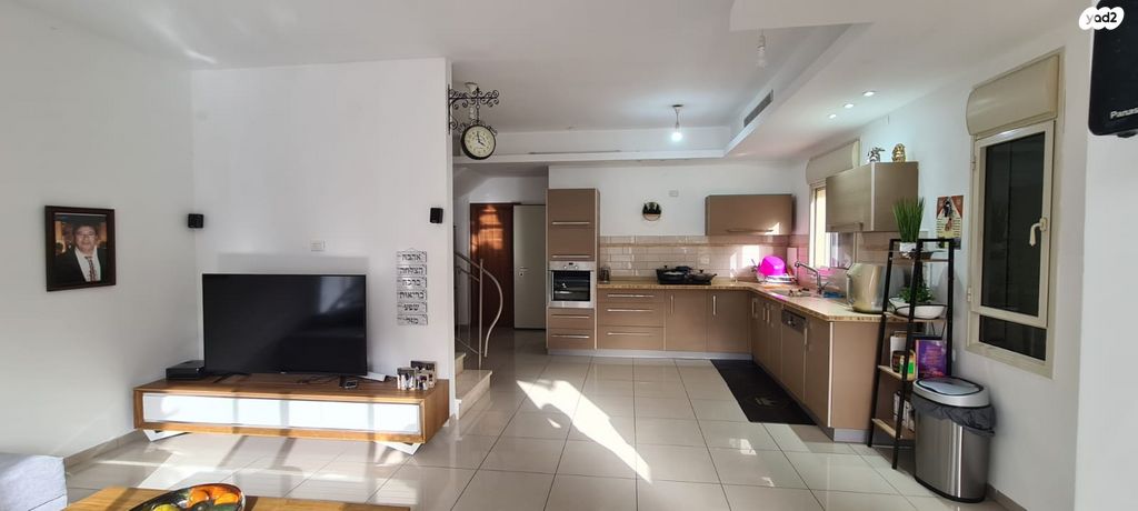 דופלקס, אהרונוביץ' 18, קרית חיים מזרחית, חיפה