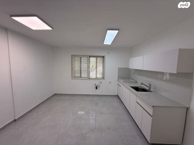 דירה, החלוץ 54, יצחק שמיר, נהריה