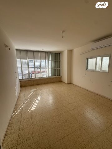 גג/ פנטהאוז, חירותנו 30, עזרא, הארגזים, תל אביב יפו