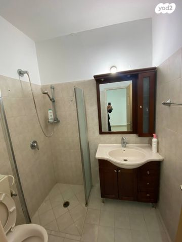 דירה, הרב מיימון 21, באבוב, בת ים