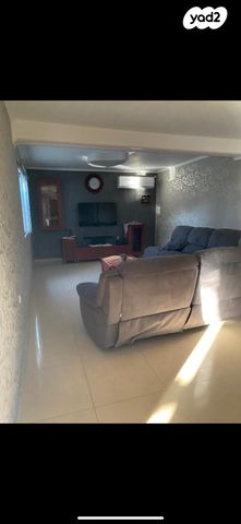 בית פרטי/ קוטג', מעגל הגפן 63, נווה העמק, ירוחם