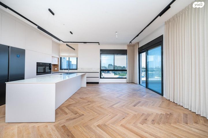 גג/ פנטהאוז, דרך הבנים 3, מרכז פרדס חנה, פרדס חנה כרכור