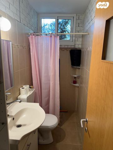 דירה, יצחק שדה 14, שיכון ג', קרית שמונה