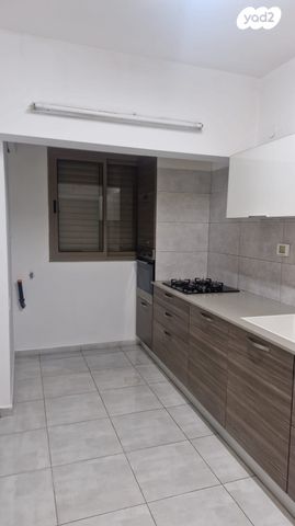 דירה, פנחס רוטנברג 4, אזור הבילויים, רמת גן