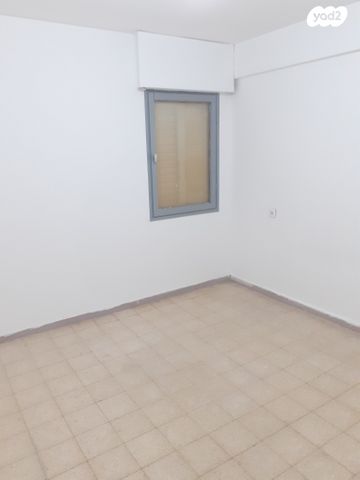 דירה, אחד העם 18, רובע ה', אשדוד