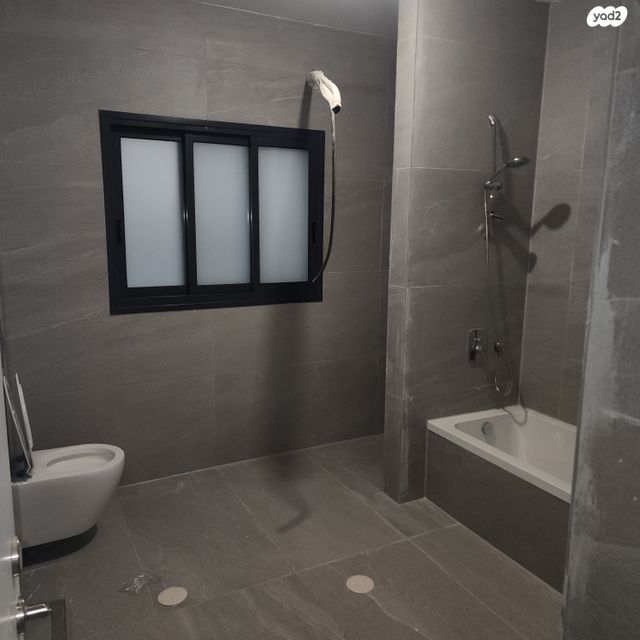 דירה, שלום הגליל 7, אריק שרון, נהריה