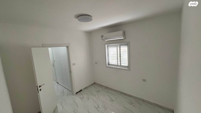 דירה, צ"ג בנות 20, רמב"ם, ראשון לציון