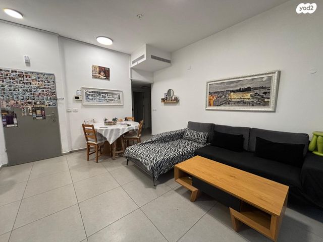 דירת גן, ספיר 11, אבני חן, חריש