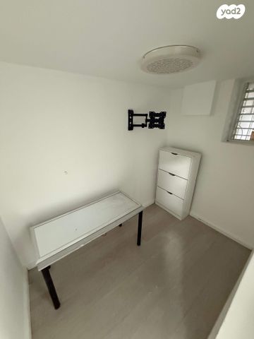 יחידת דיור, החרוב 7, אורנית, אורנית