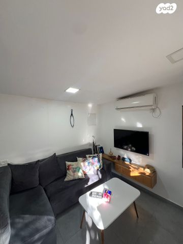 יחידת דיור, נוף שדות 30, עולש, עולש