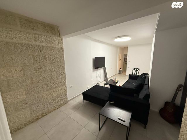 דירת גן, טשרניחובסקי 72, גבעת הורדים, רסקו, ירושלים