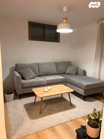 דרך קדומים 10