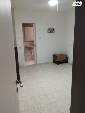 דירה, גולדה מאיר 7, שיכון עובדים, טבריה