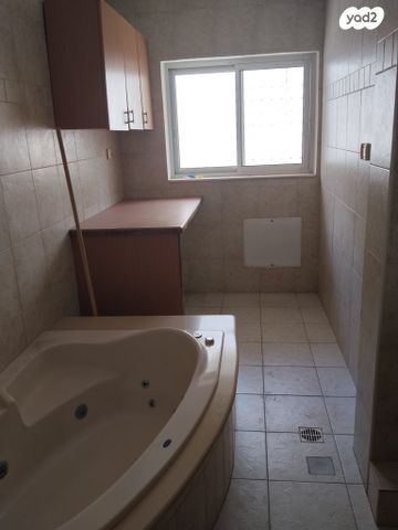 דירה, גולדה מאיר 7, שיכון עובדים, טבריה