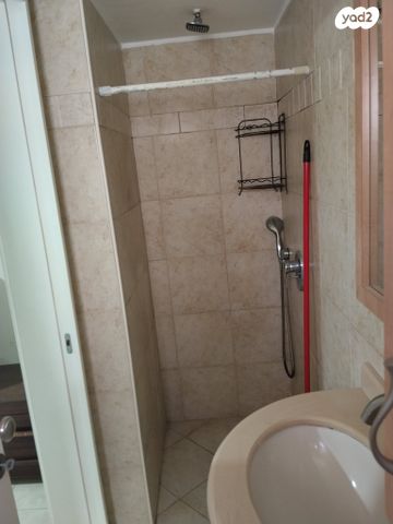 דירה, גולדה מאיר 7, שיכון עובדים, טבריה