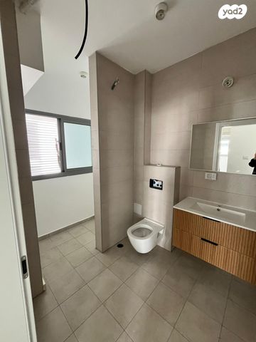 דירה, דרך ארץ 1, שאר העיר, חריש