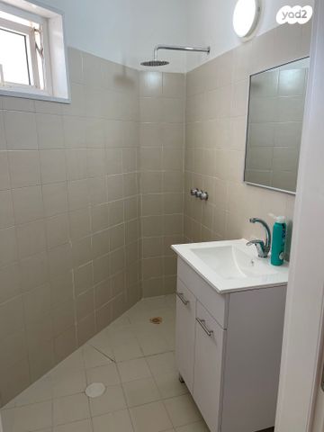 גג/ פנטהאוז, רבי יהודה הנשיא 9, הדר גנים, פתח תקווה