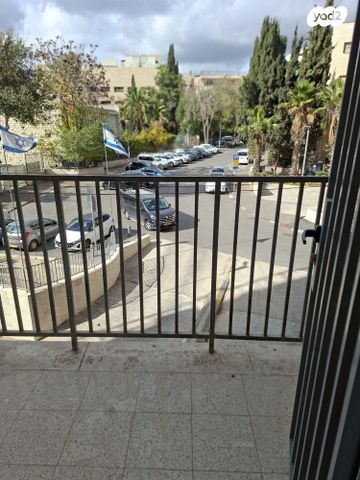 דירה, שדרות הרצל 10, קרית משה, ירושלים