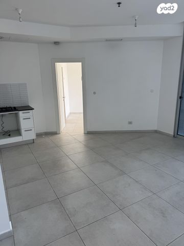 דירה, החשמונאים 98, גני שרונה, קרית הממשלה, תל אביב יפו