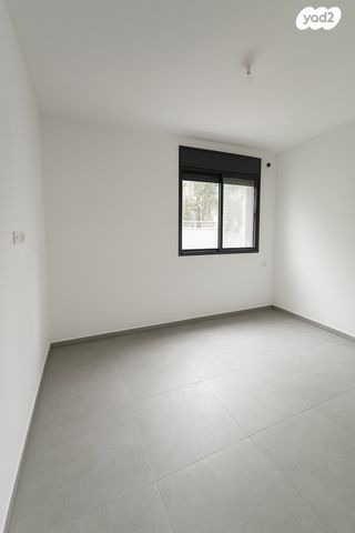 דירת גן, חנה סנש 22, הגבול רוטשילד, בת ים