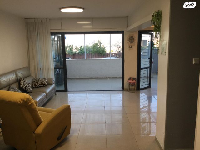 דירת גן, שבתאי הנגבי 63, גילה, ירושלים