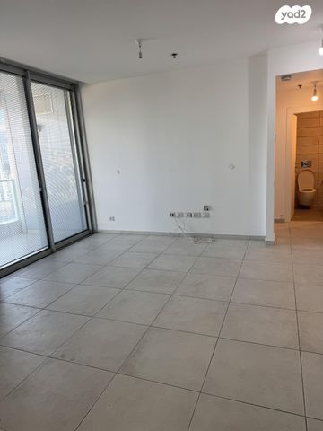 דירה, החשמונאים 98, גני שרונה, קרית הממשלה, תל אביב יפו