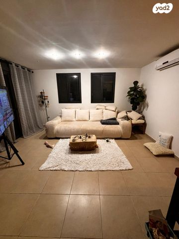 דירת גן, סנונית 269, חגור, חגור