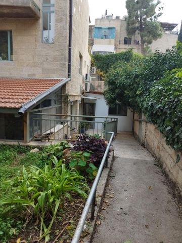 דירת גן, ישי 8, גבעת חנניה, אבו תור, ירושלים