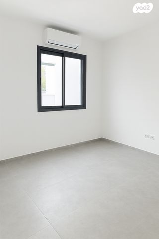 דירת גן, חנה סנש 22, הגבול רוטשילד, בת ים