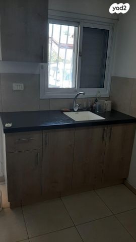 יחידת דיור, גאולה 16, מרכז מזרחי, נס ציונה