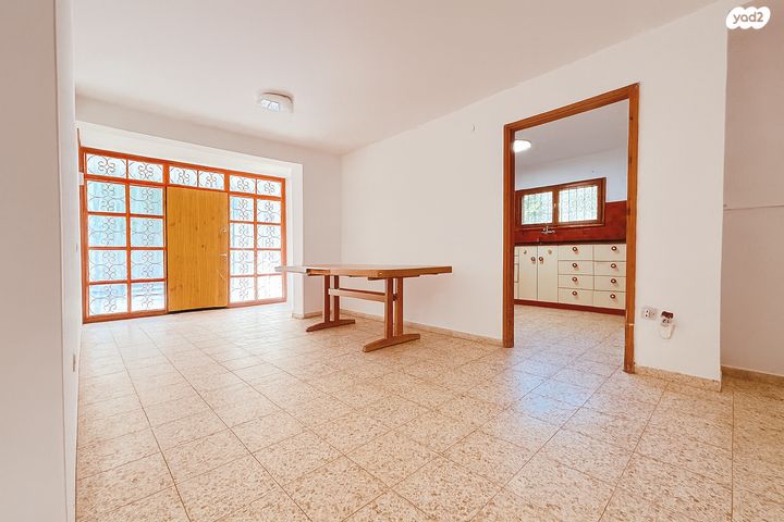 דירה, פתח תקווה 14, גורדון, הרצליה