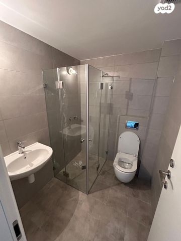 דירה, יעקב פיכמן 5, קרית אילון, חולון