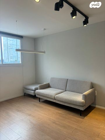 יגיע כפיים 2