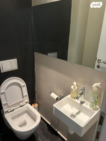 משרדים, יגיע כפיים 2, מונטיפיורי, הרכבת, תל אביב יפו