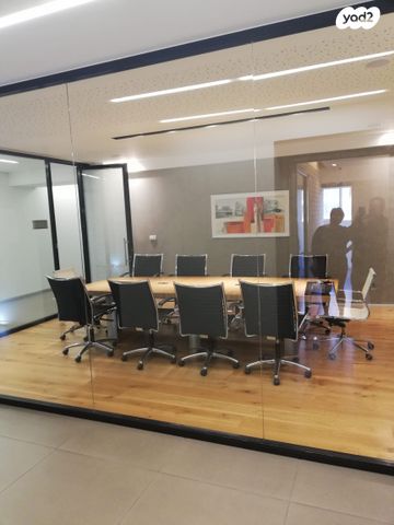 משרדים, יגיע כפיים 2, מונטיפיורי, הרכבת, תל אביב יפו